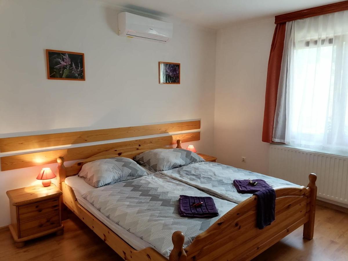 8888 Apartmanhaz Lispeszentadorjan Exterior photo